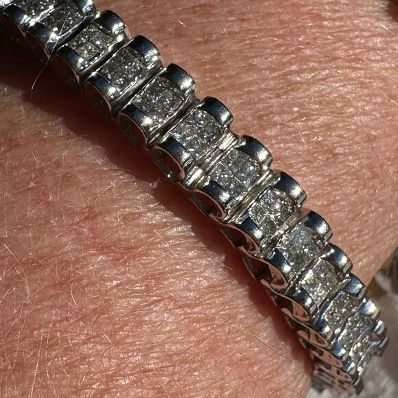 14K WHITE GOLD AND 4 cttw DIAMOND BRACELET 5.75 mm wide - Picture 5 of 5